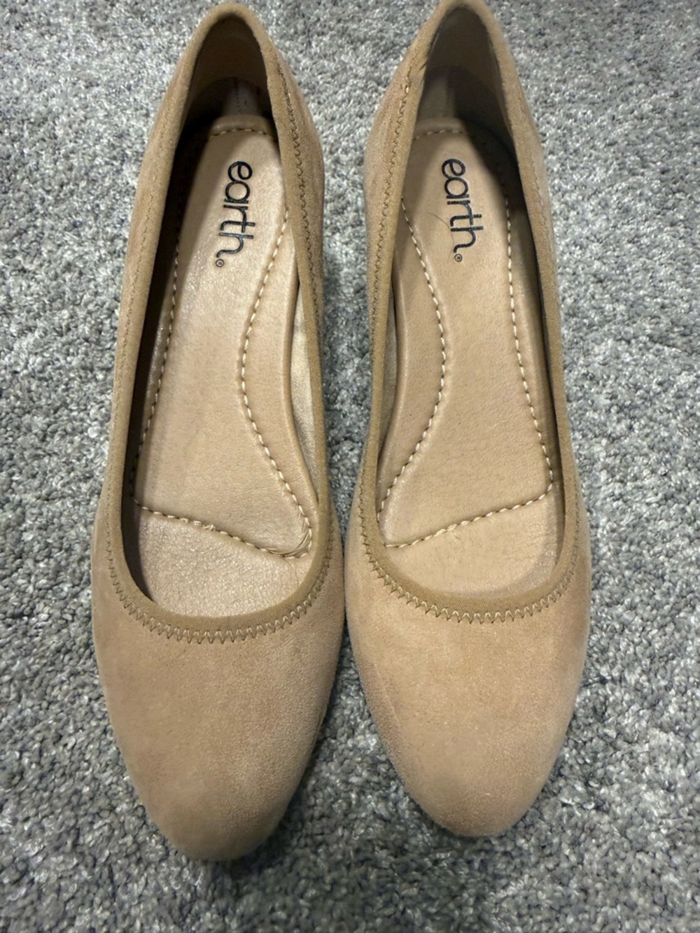 7/7.5 M Earth Suede Camel Block Heel Pumps - Like New